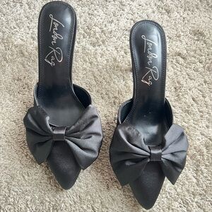 London Rag Black Satin Bow Mule Heels Women’s Size US 8.5. New without tags